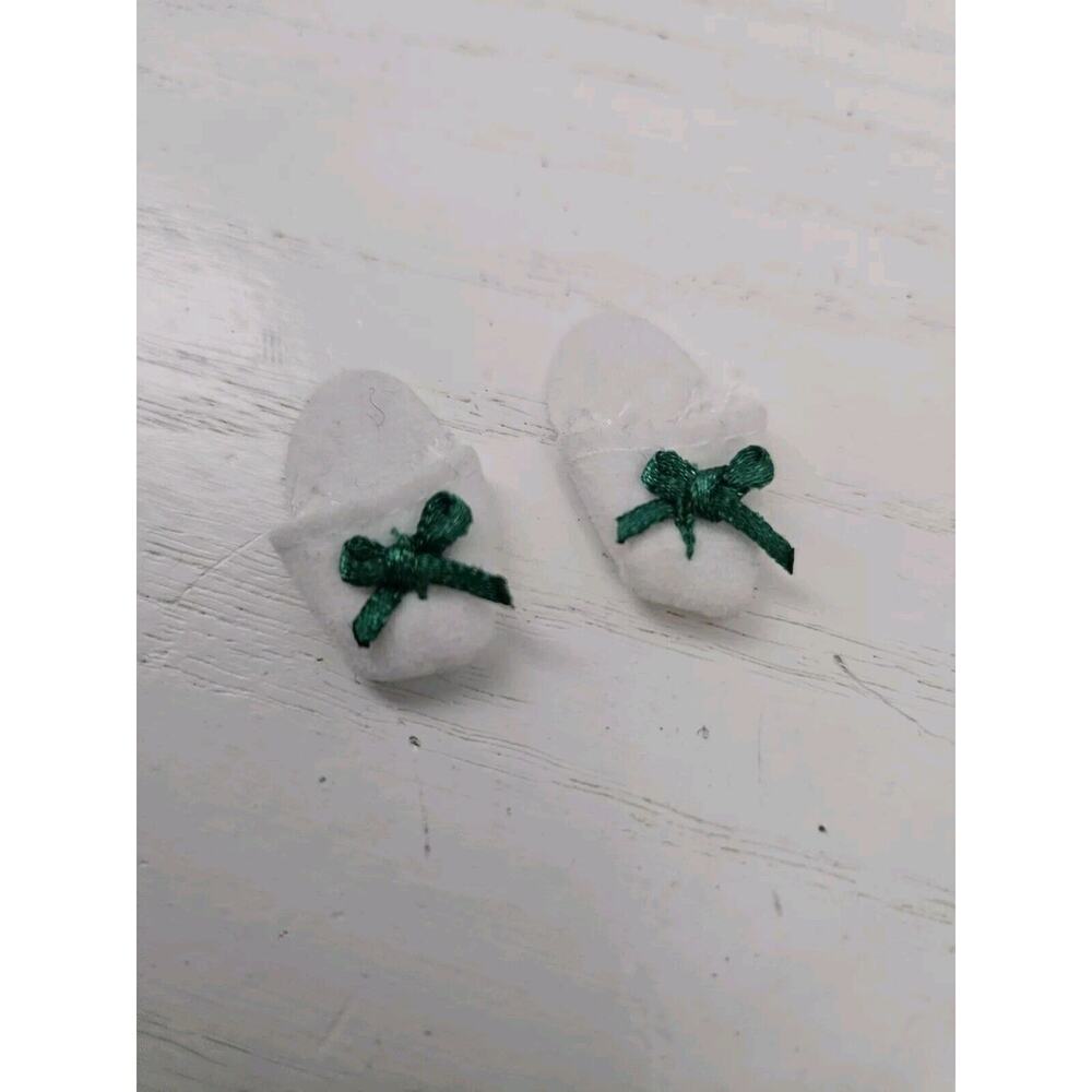 Vintage Barbie White And‎ Green Slippers